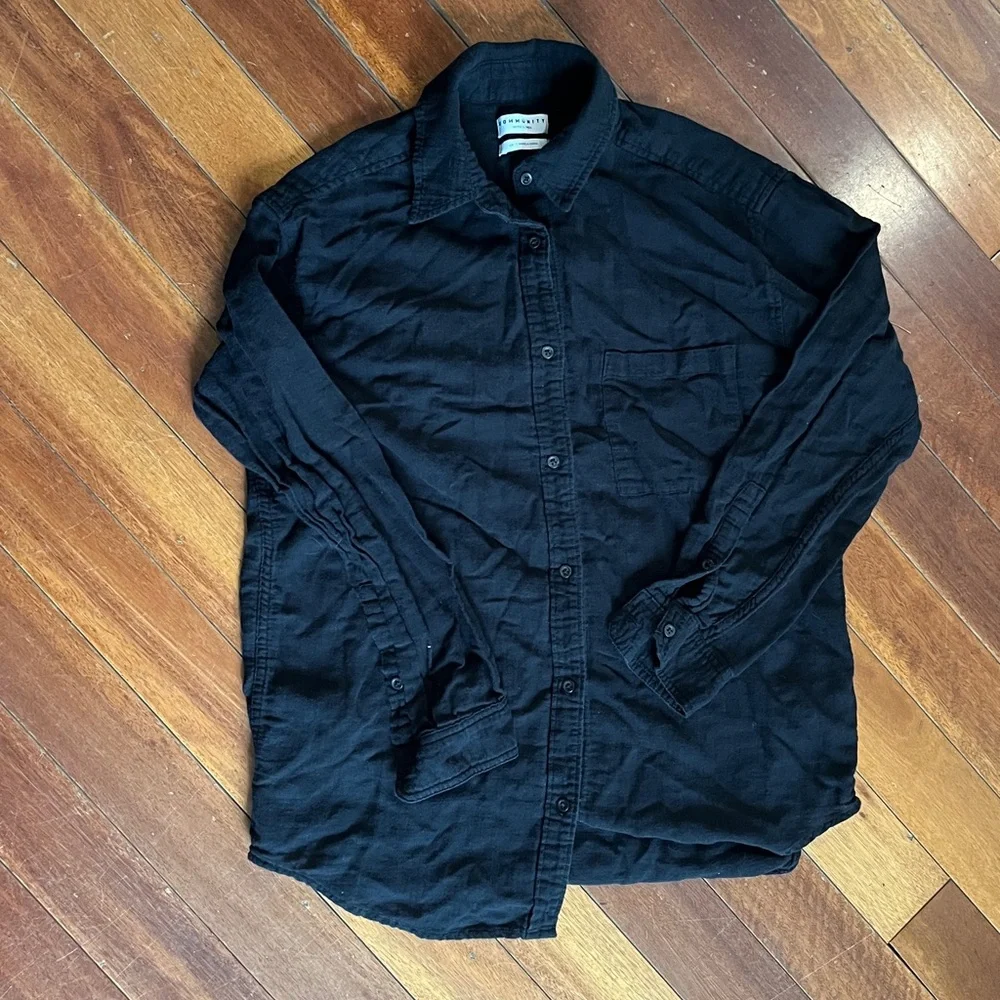 Two Linen/cotton Community Button-Up Shirts in Black and Charcoal XS - Picture 3 of 5